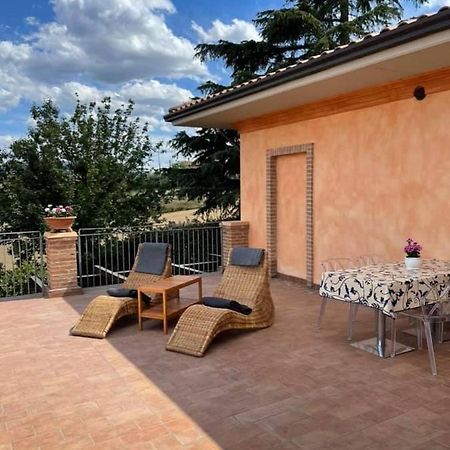La Posta Di Bacco Bed & Breakfast Gualdo Cattaneo Exterior photo